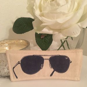 Sunglasses holder 😎